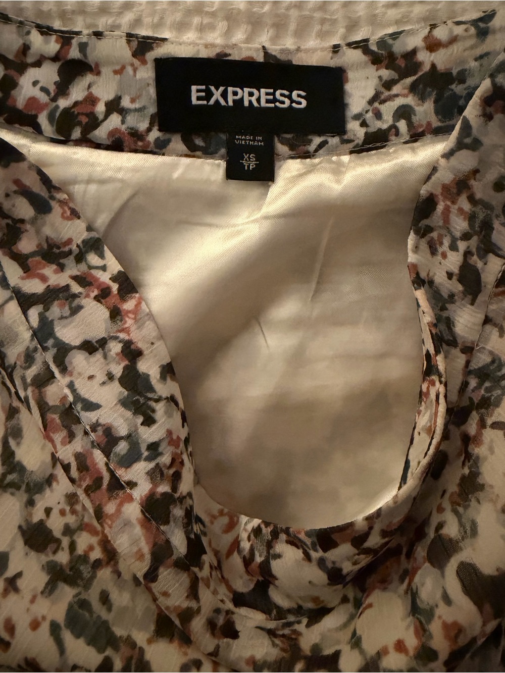 Express Ruffle Skirt - Picture 4 of 4